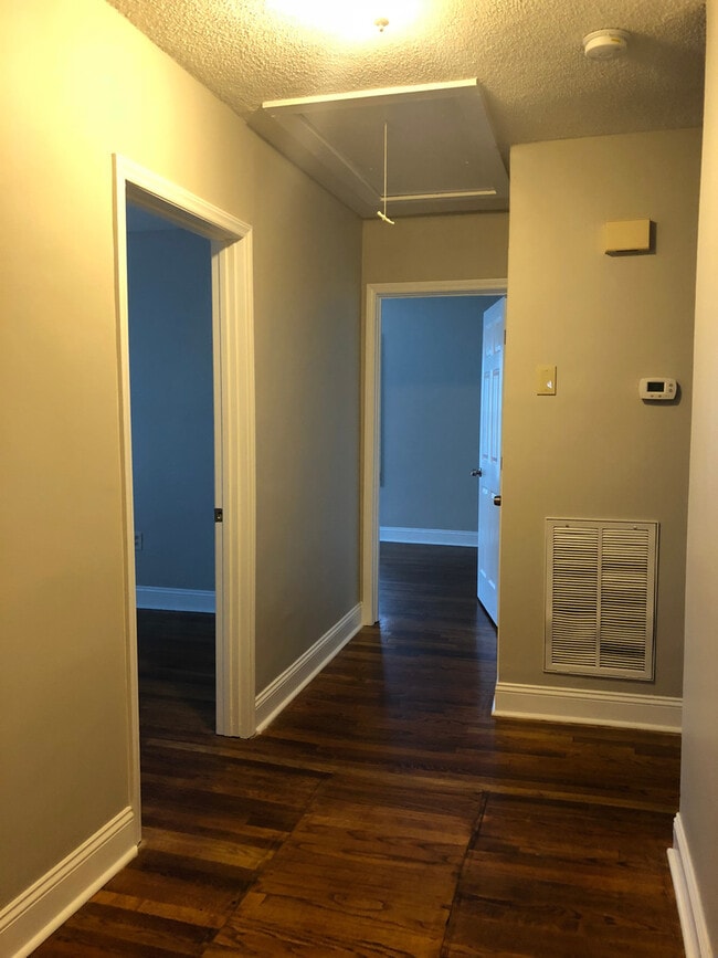 Building Photo - Charming 3 bedroom home in the heart of do...