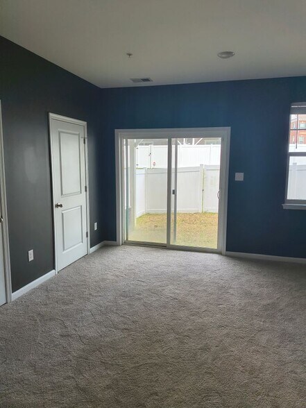 Building Photo - 15116 Hogshead Way