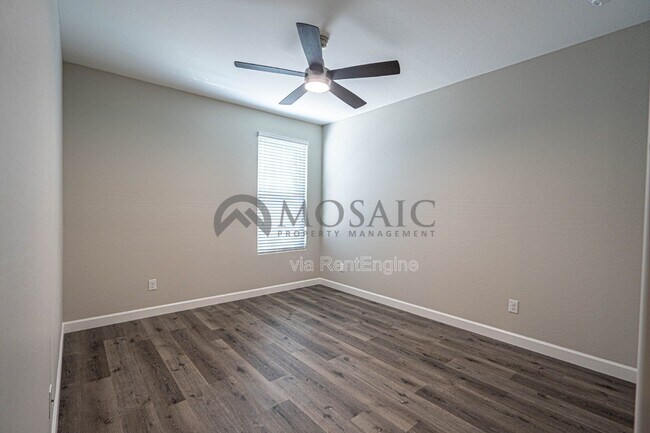 Building Photo - 763 W Brangus Way