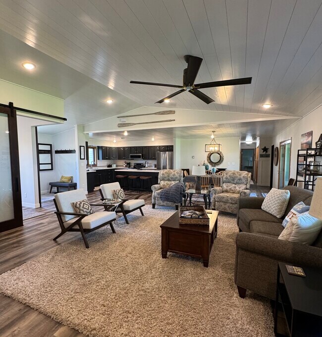 Building Photo - 41208 Marion Dr N