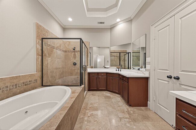 Building Photo - 232 Detering St