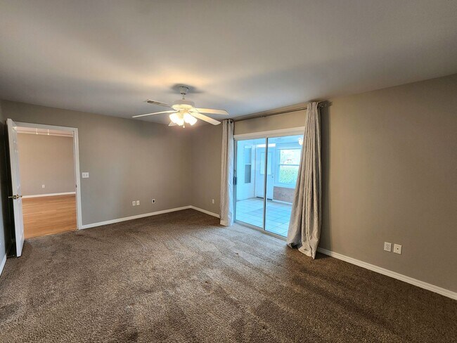 Building Photo - 2/2 Home in Lakeview Villas!