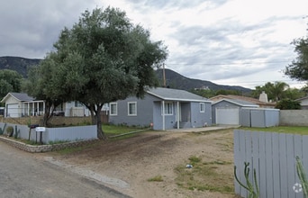 Building Photo - Charming Home For Rent Near Lake Elsinore!