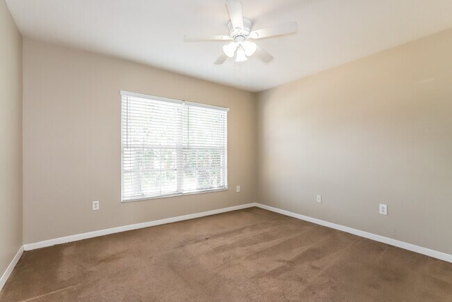 Building Photo - 22135 Red Jacket Ln