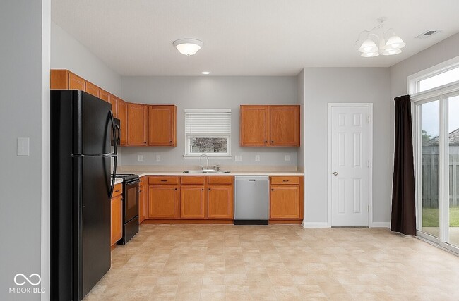 Building Photo - 4570 Matthew St