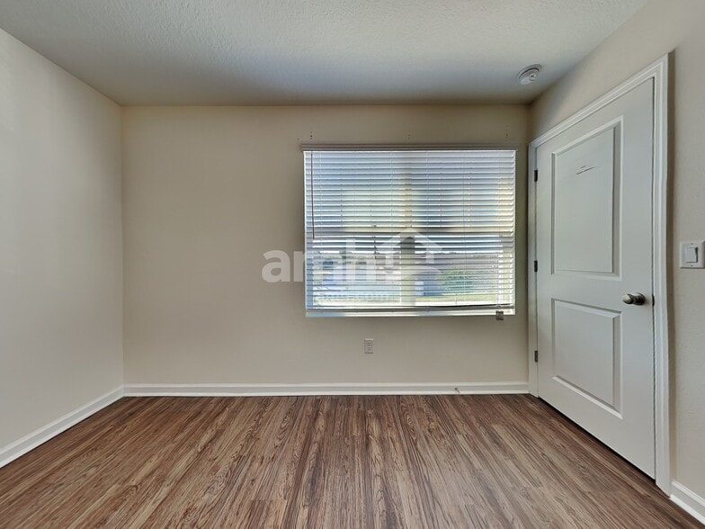 Building Photo - 8718 Layalie Way