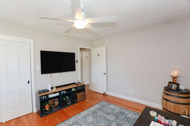 Building Photo - Charming 2BR in Historic Home – Bright, Sp...
