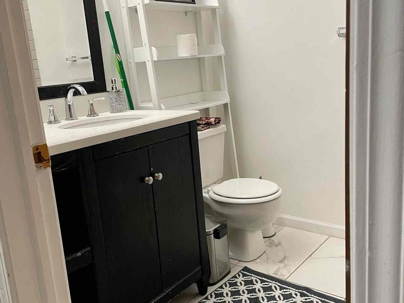 Building Photo - 84 Maplewood Dr