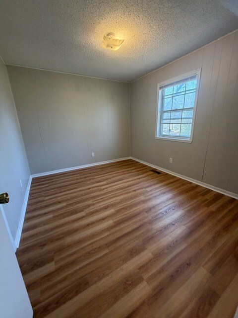 Building Photo - 1215 N 7th St