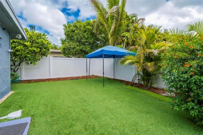 Building Photo - 7211 NW 76th St