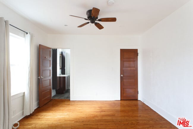 Building Photo - 547 Brooks Ave