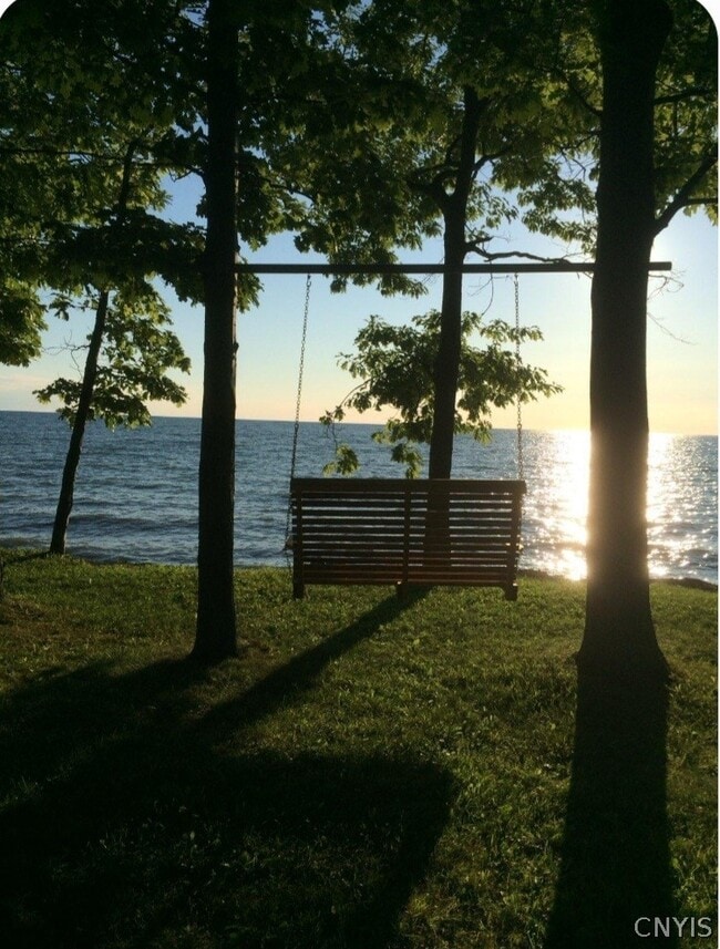 Building Photo - 2 S Rainbow Shores Rd