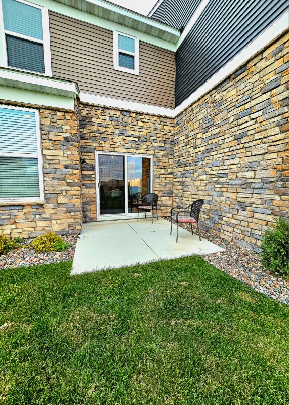 Building Photo - 17904 Giants Wy