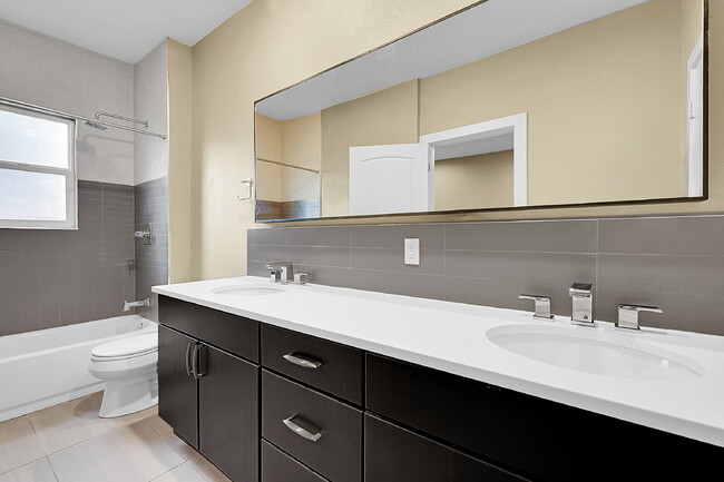 Building Photo - $3,700- Charming and Updated 4 bed, 3 bath Home in West Highland Denver!