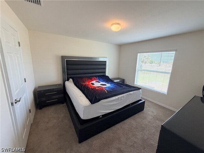 Building Photo - 513 Ella Jean Pl