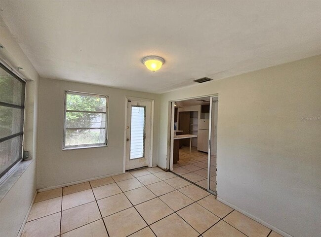 Building Photo - 1019 Maybury Dr