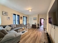 Building Photo - 7 Cottage St