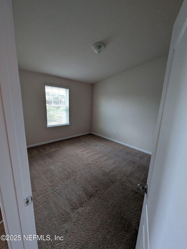Building Photo - 1622 Golden Lake Loop
