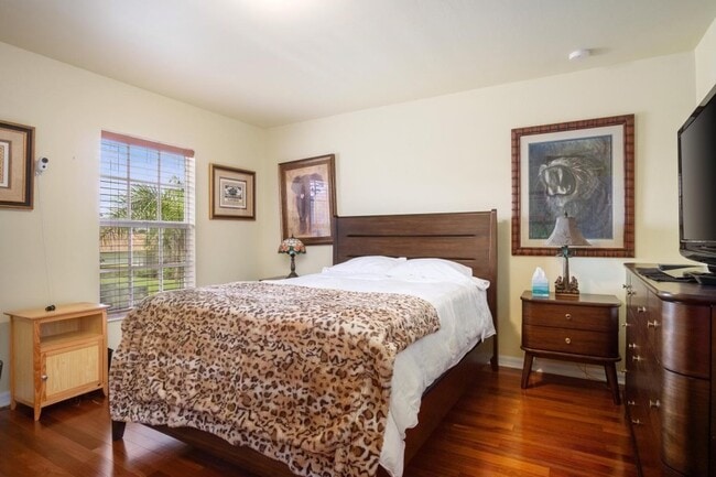 Upstairs Bedroom 3 - 2046 Mandarin Ln