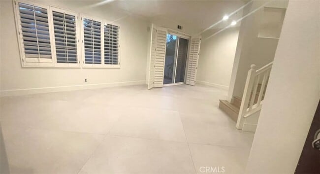 Building Photo - 449 Ridgeway