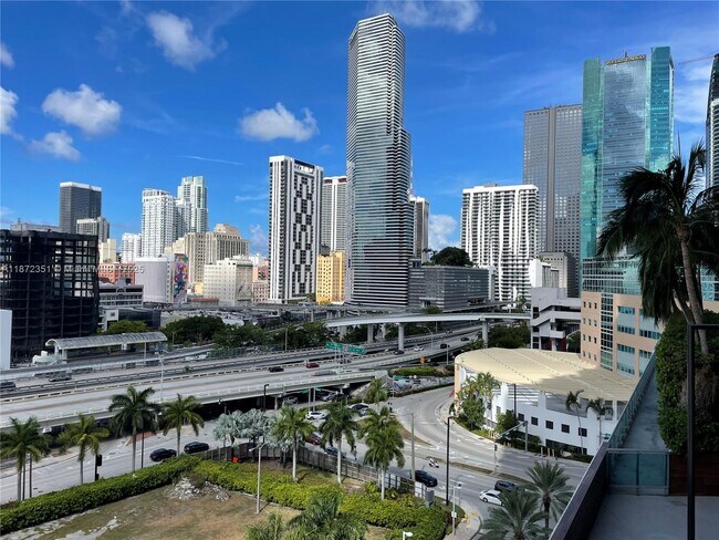 Building Photo - 350 S Miami Ave