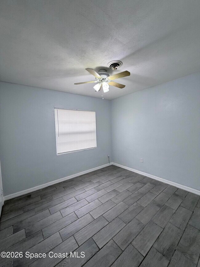 Building Photo - 1717 La Marche Dr