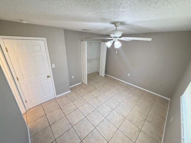 Building Photo - Charming 3 Bd/1 Ba Home with Spacious Backyard & Prime Location!