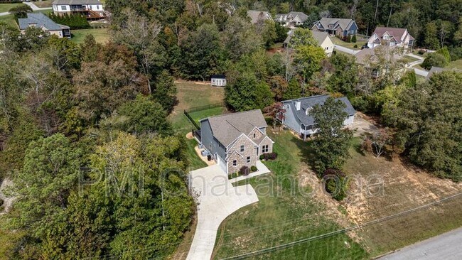 Building Photo - 8229 Pierpoint Dr