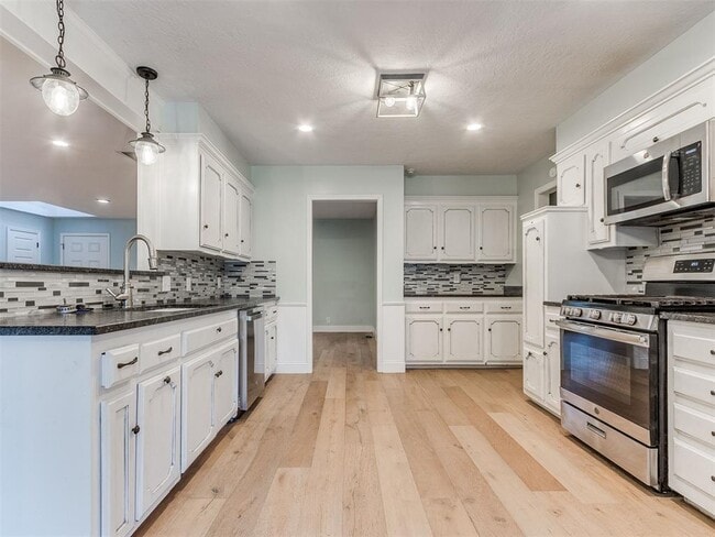 Building Photo - 1428 Cinderella Ave