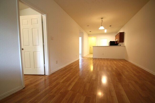 Building Photo - 3124-3126 Cherry Ln