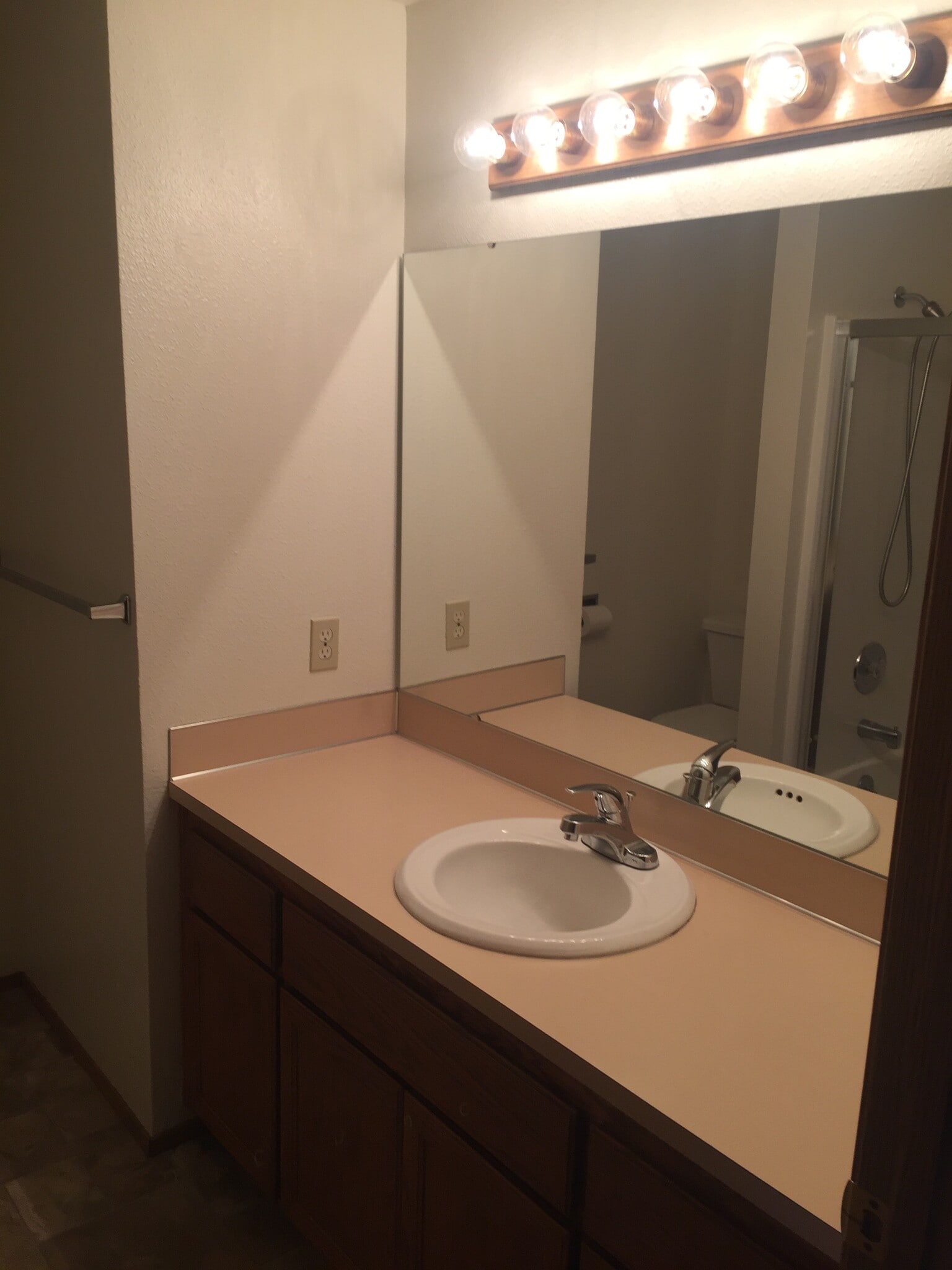 Building Photo - 4099 Scenic Dr