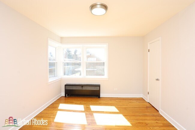 Building Photo - 7520 N Ridge Blvd