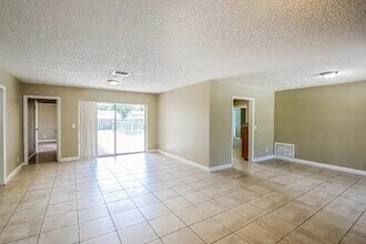 Building Photo - 1811 N 47th Ave