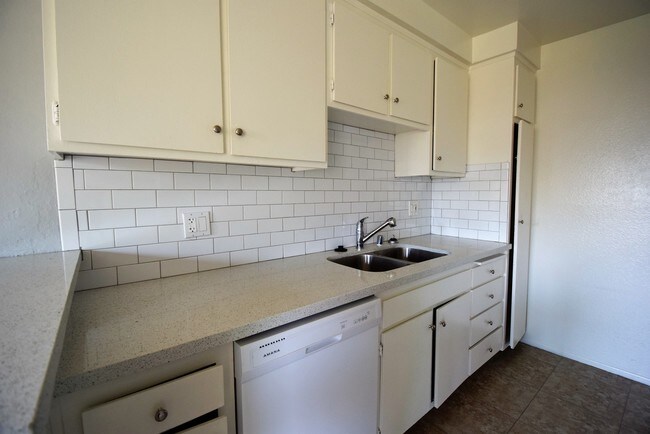 Building Photo - 4930 Whitsett Ave