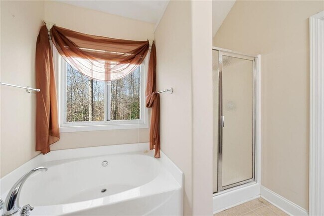 Building Photo - 513 Broughton Dr