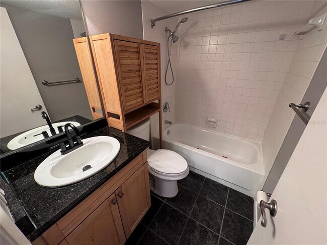 Building Photo - 201 W Laurel St