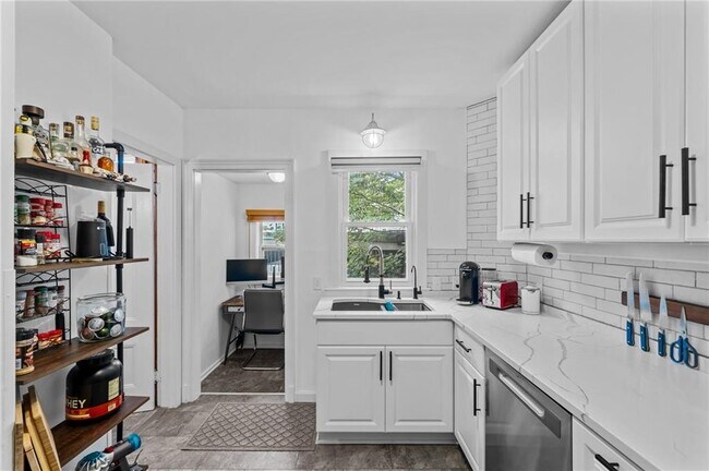 Building Photo - 8 Kilburn Ct