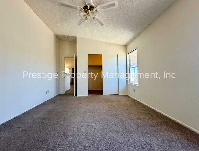 Building Photo - ***RENT SPECIAL*** 3/2 Beautiful Rita Ranch Home With Open Design!!!