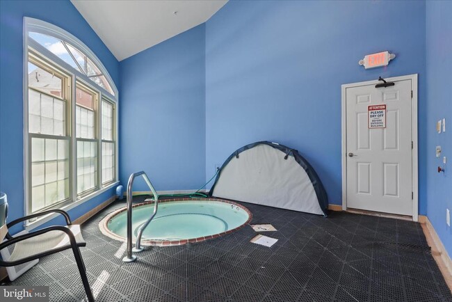 Building Photo - 308 S Fayette St