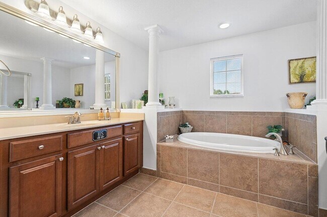 Building Photo - 3441 Oakmont Estates Blvd