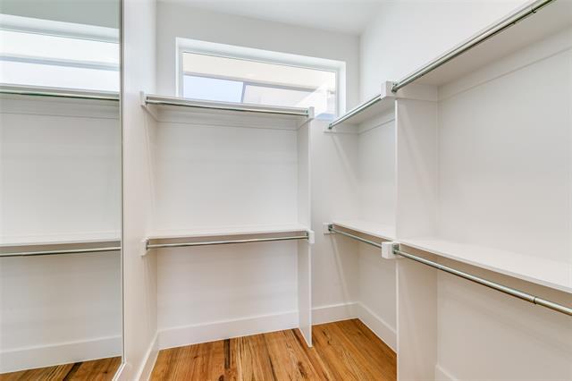 Building Photo - 5923 Lindell Ave