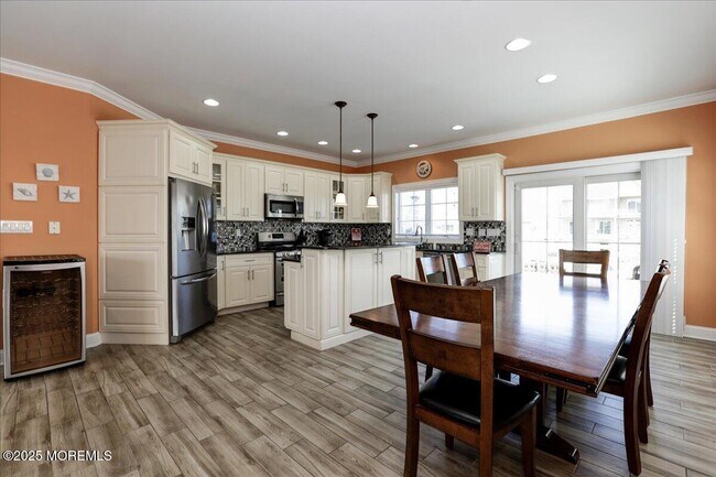 Building Photo - 1874 Compass Ct