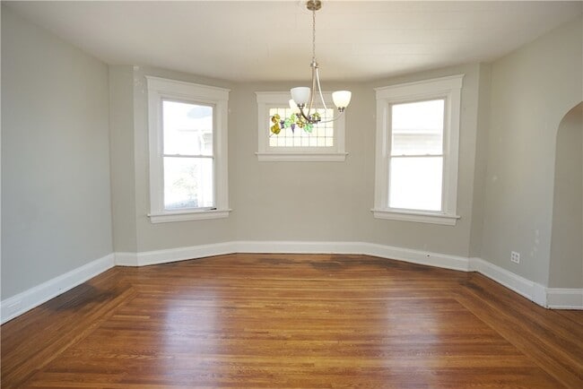 Building Photo - 2434 Kenilworth Ave