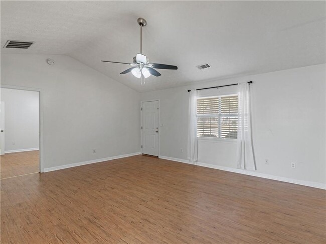 Building Photo - 108 Greenleaf Dr