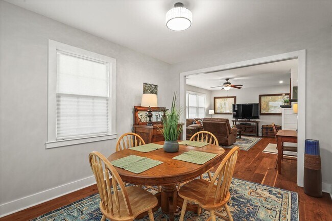 Building Photo - Short Term Only