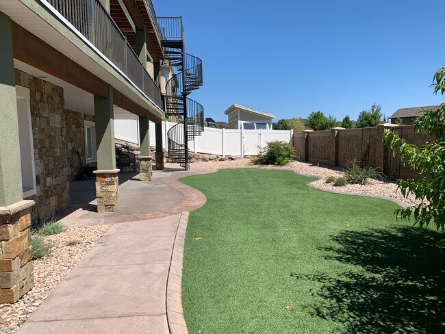 Lawn and Patio - 11093 S Hampton Way