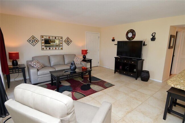 Building Photo - 5245 Coquina Key Dr SE