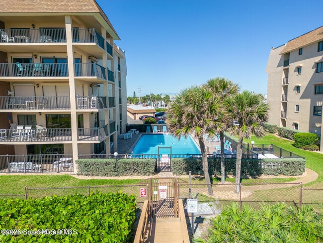 Building Photo - 8494 Ridgewood Ave