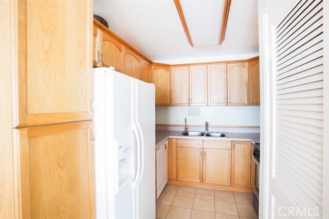 Building Photo - 22733 Lakeway Dr