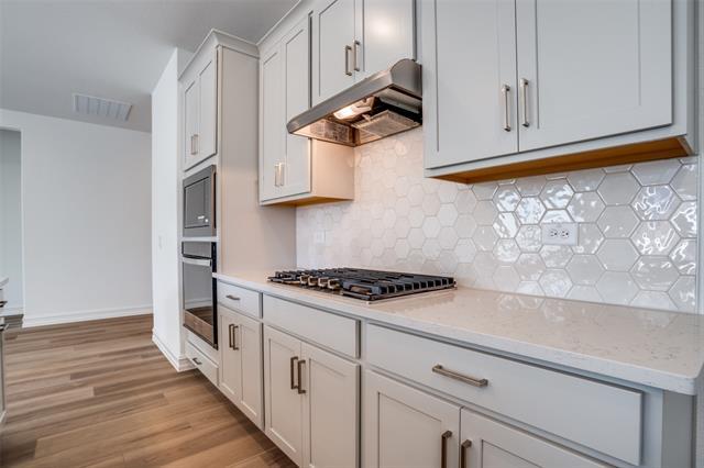 Building Photo - 1600 Tyler Dr